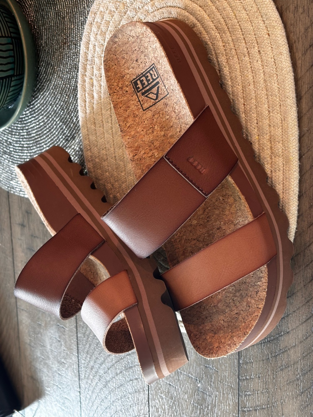 Reef Tan/Brown Leather Cork Slide Sandals 8 like new - Picture 2 of 6